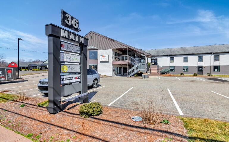 East Hartford Retail Plaza Sells for $2.1M