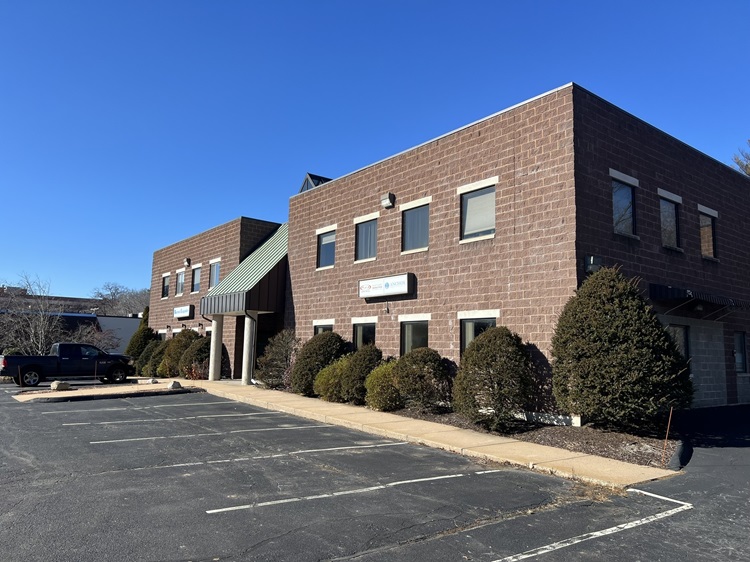 15K SF Flex Building Available in Glastonbury CT