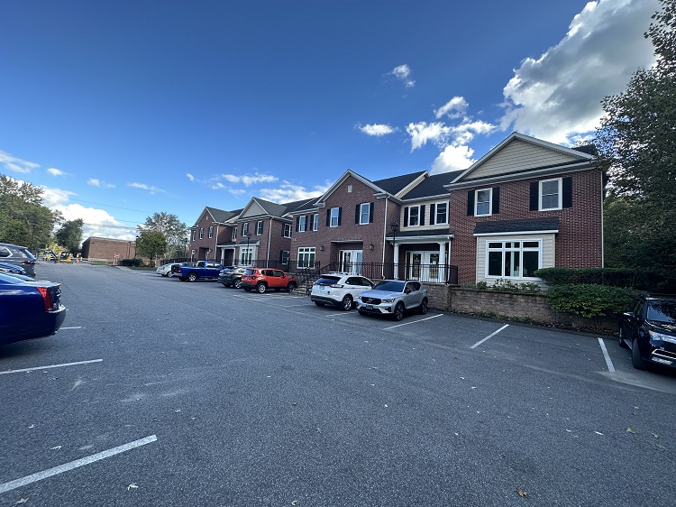 1,420 SF Lease in Glastonbury CT
