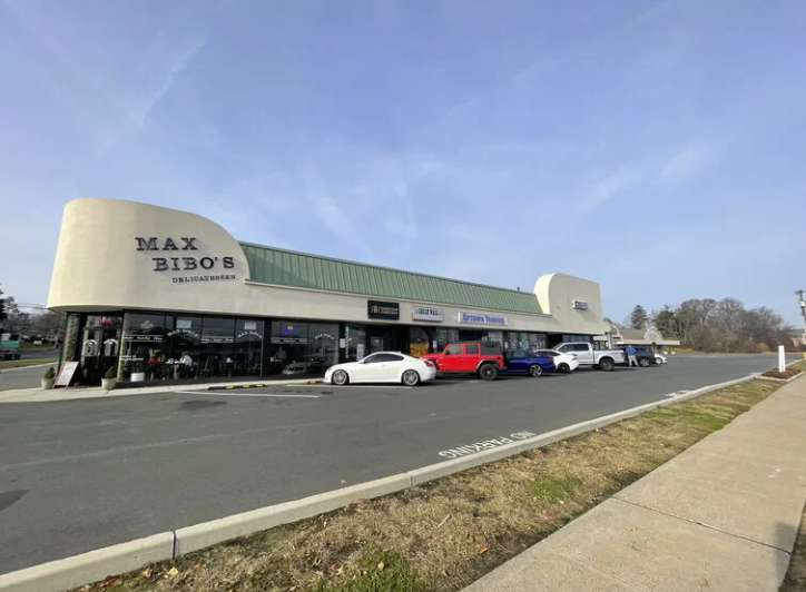 Wethersfield Retail Sites, Including Max Bibo’s and Vito’s, Sold for $3.25M and $2.9M