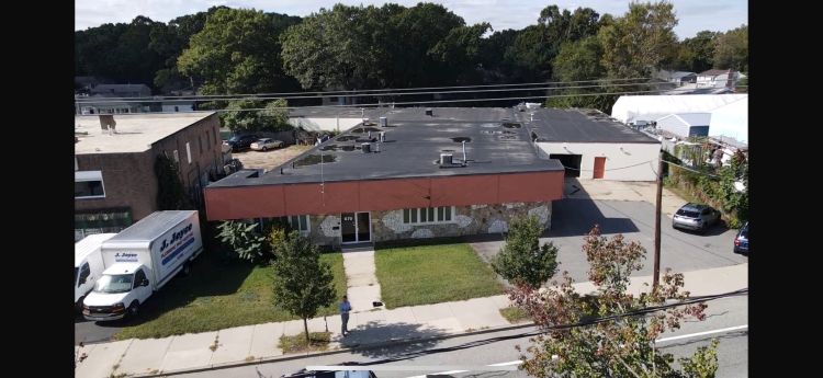 675 West Shore Road, Warwick