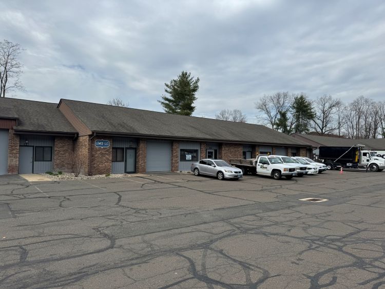 400 Chapel Road, South Windsor